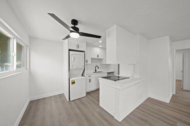 Building Photo - 3444 E Wilton St