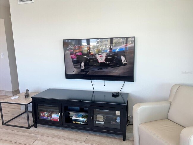 Building Photo - 1001 Point of Rocks Rd