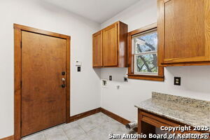 Building Photo - 807 Happy View
