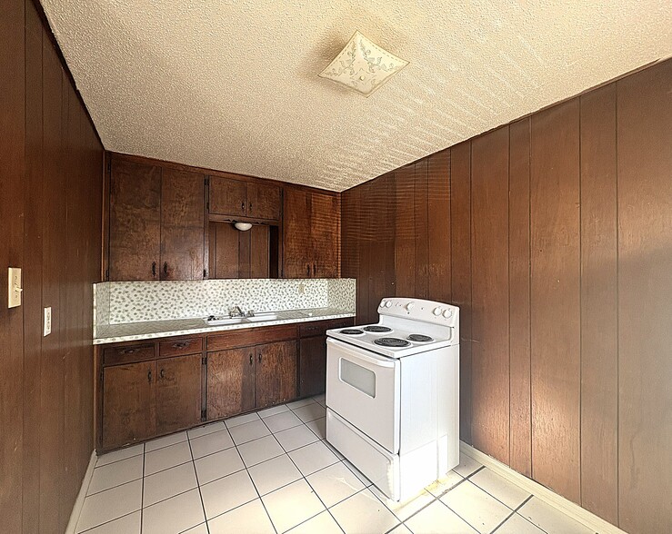 Building Photo - 602 Sunset Ln