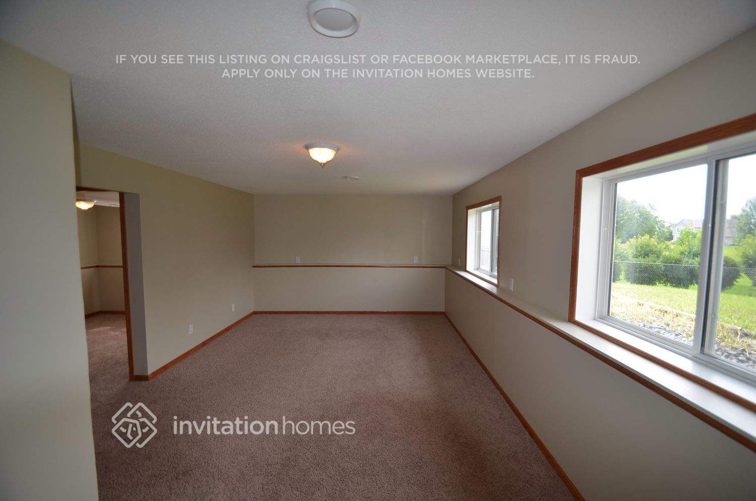 Building Photo - 26678 Oakridge Way