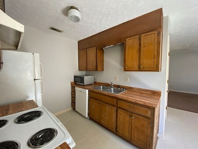 Building Photo - 1966 Glenwick Dr