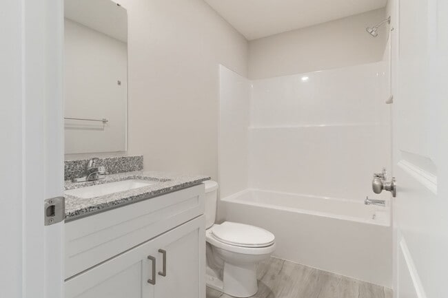 Building Photo - Stunning 4-Bedroom Home