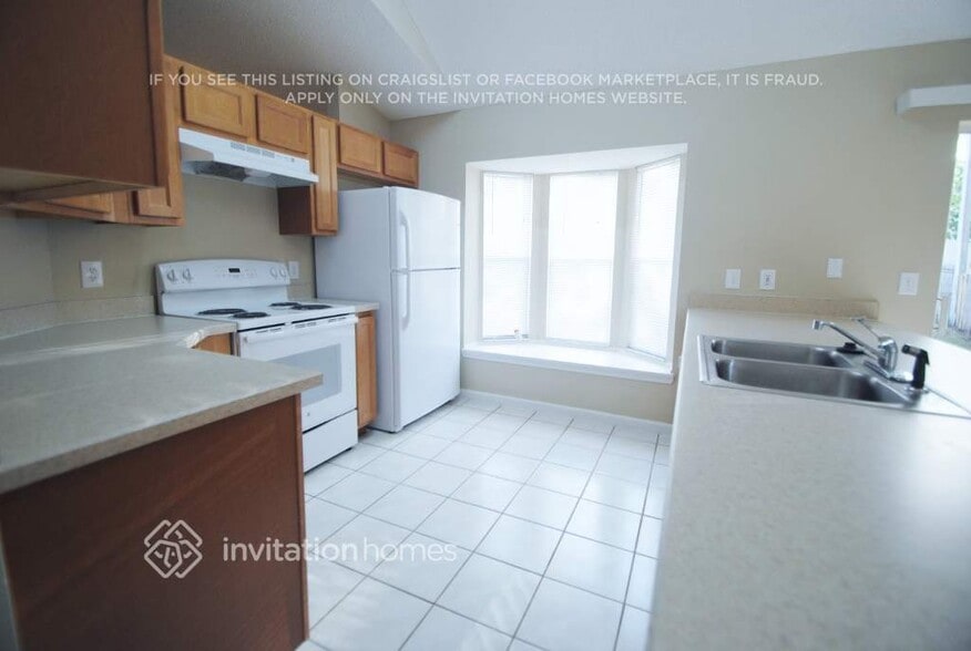 Building Photo - 8030 Excalibur Ct