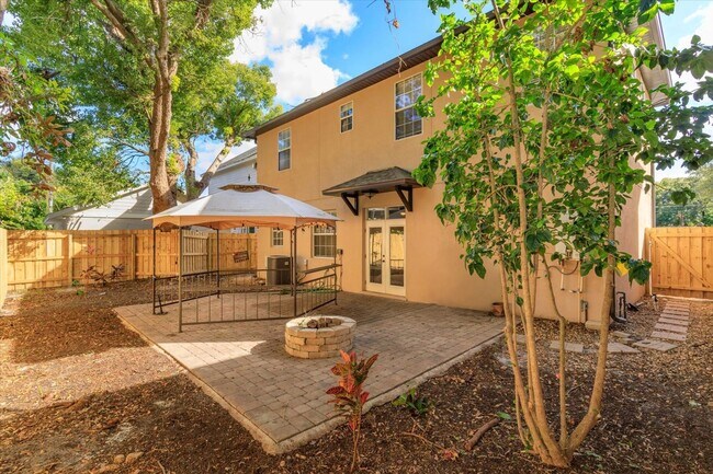 Building Photo - 41 E Spruce St