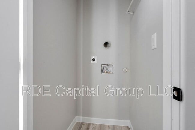 Building Photo - 948 S Corinth St Rd