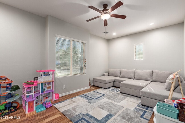 Building Photo - 19888 E Russet Rd