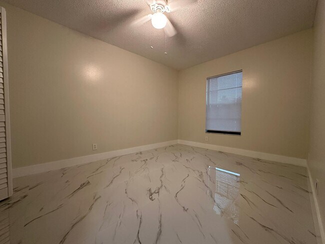 Building Photo - 2110 NW 109th Ave