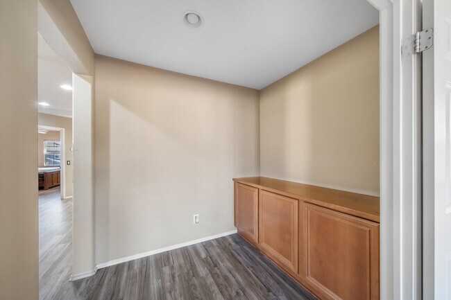 Building Photo - 79910 Camden Dr