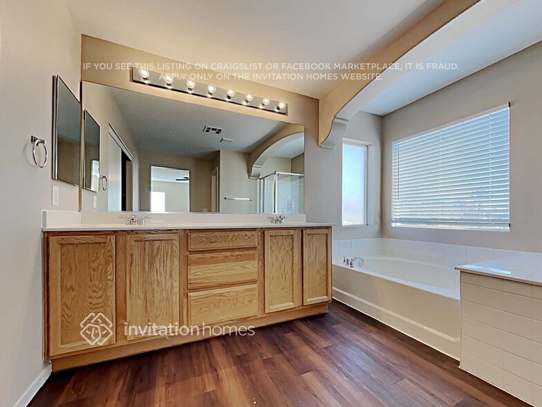 Building Photo - 6948 Water Pipit St
