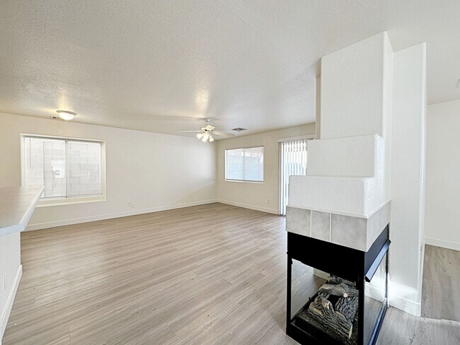 Building Photo - 4 BEDROOM WITH LOFT IN CUL DE SAC IN LONE MOUNTAIN