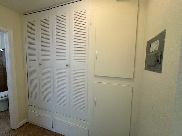 Building Photo - 1705 Moffett St