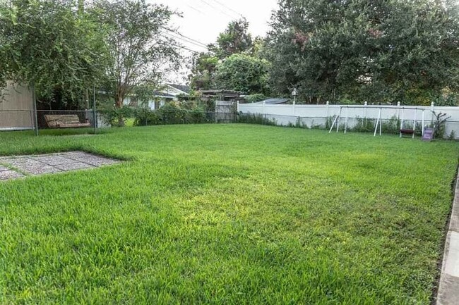 Building Photo - FOR RENT in LAFAYETTE!