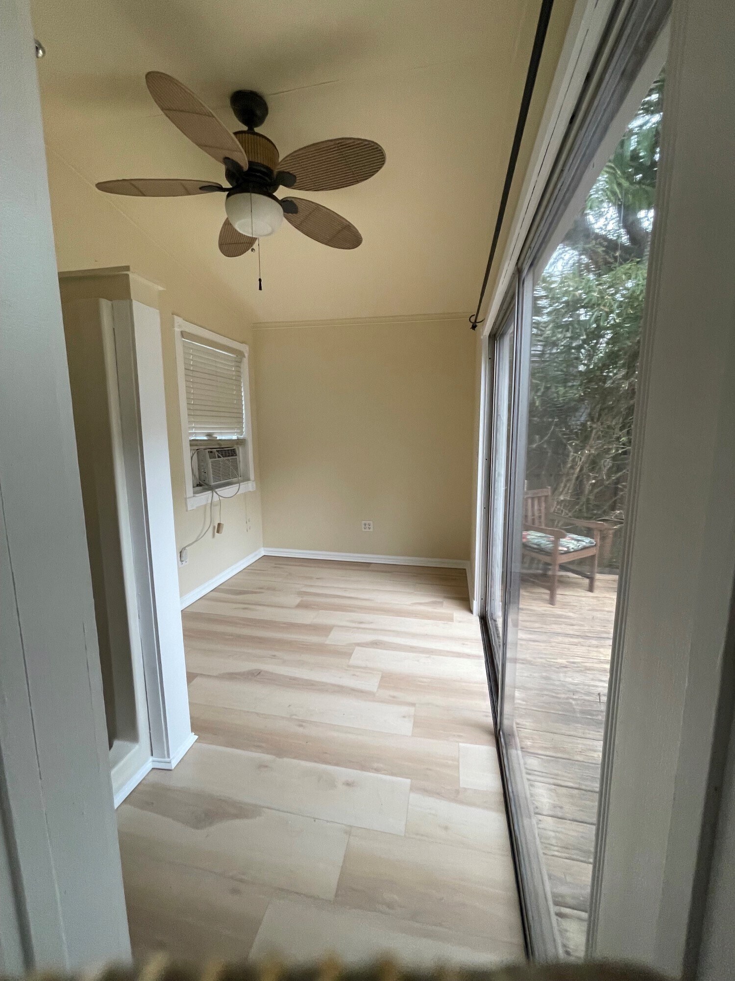 Laundry room/bedroom/washer dryer also has bathroom - 844 Olivia St