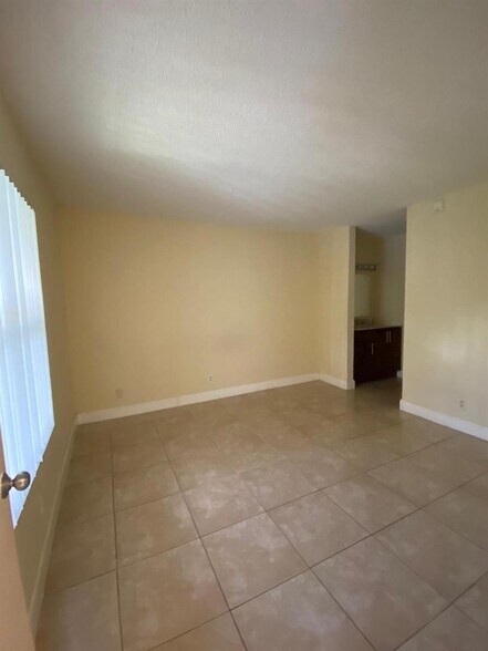 Building Photo - 10709 Cleary Blvd