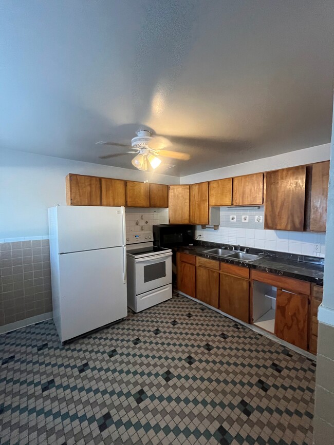 Building Photo - Spacious One-Bedroom in Salt Lake City!