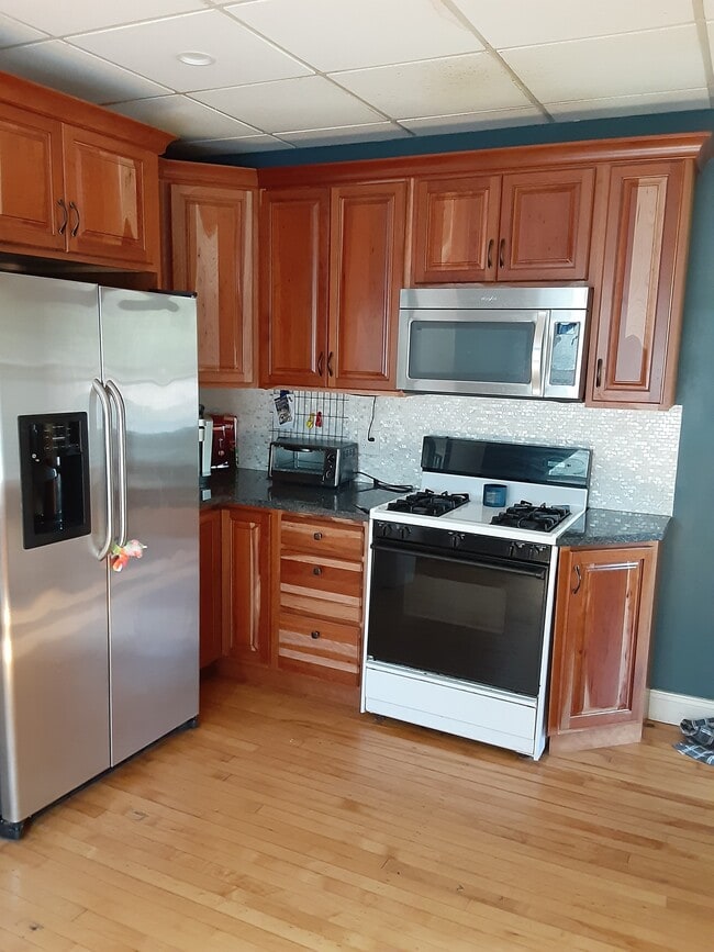 Building Photo - 931 Westcott St