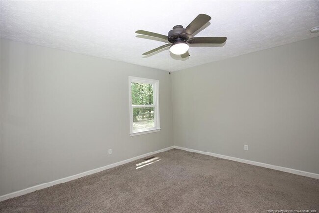 Building Photo - 906 N Glenwood Trail