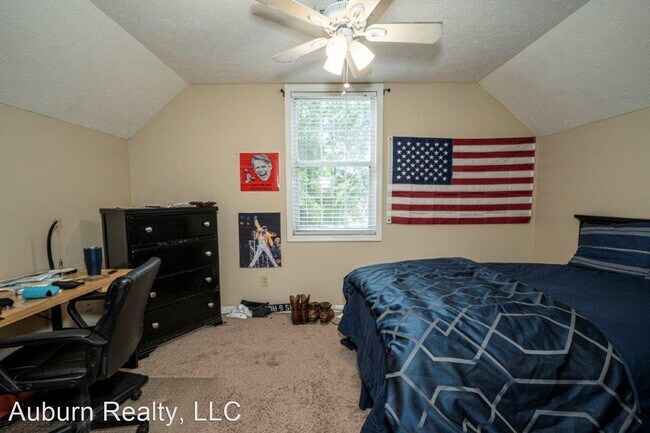 Building Photo - 4 br, 4 bath House - Eagle Point Bungalow ...