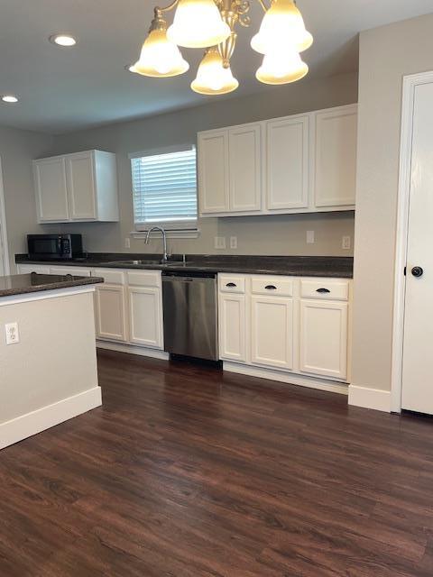 Building Photo - 4402 King's Canyon Dr