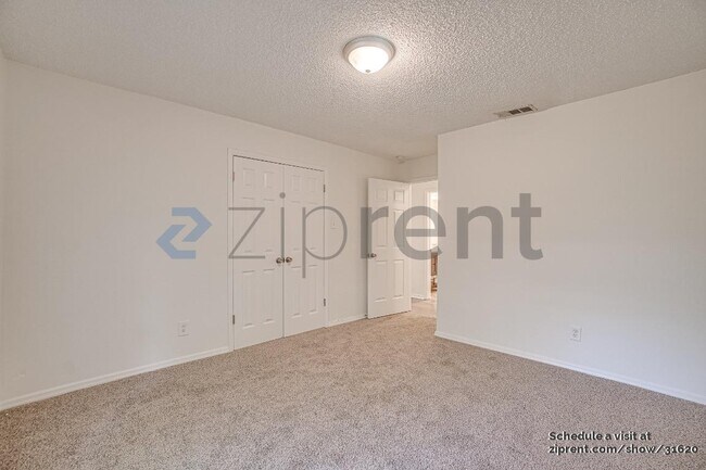 Building Photo - 8730 Grenadier Dr
