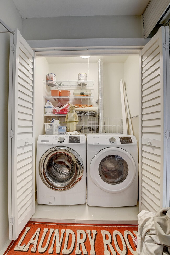 Building Photo - 274 Capri F