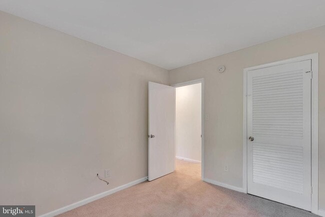 Building Photo - 8529 Lakinhurst Ln