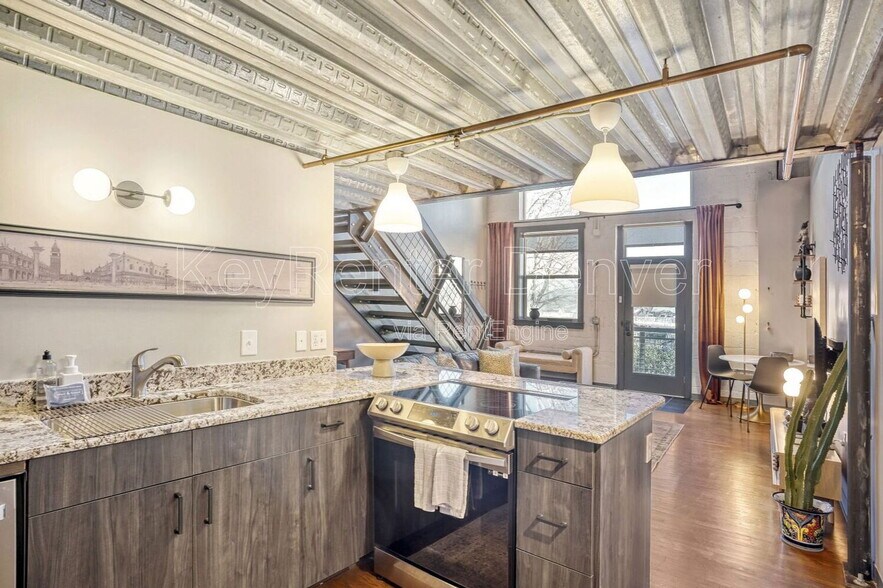 Building Photo - 1111 Osage St