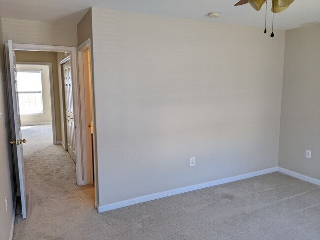 Building Photo - Updated condo in Ballenger Creek available in June!