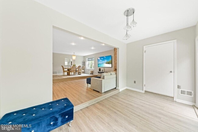 Building Photo - 41 Quince Ct