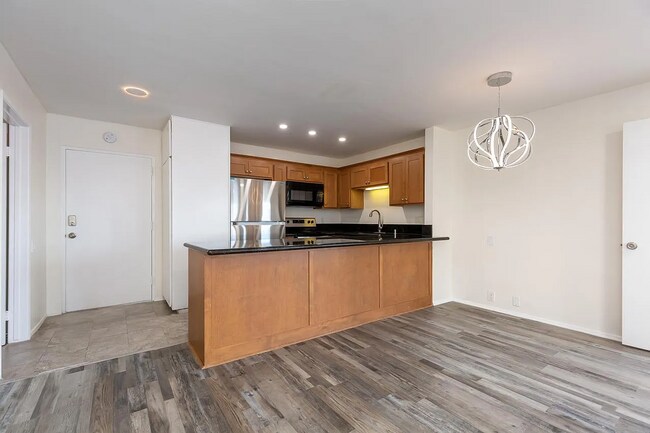 Building Photo - Dual-Master Condo Near the Beach w/ Firewo...