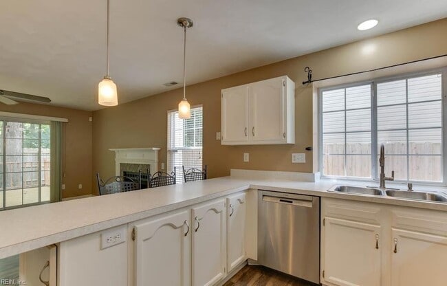 Building Photo - 1133 Lady Ashley Dr
