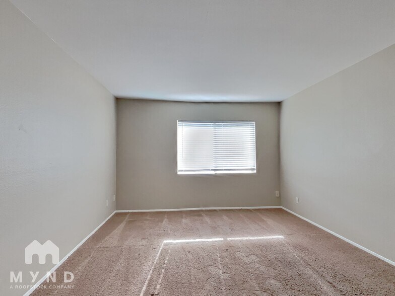 Building Photo - 7850 E Camelback Rd