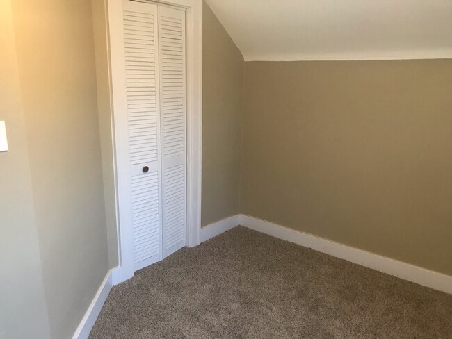 Building Photo - 566 E Sebewaing St