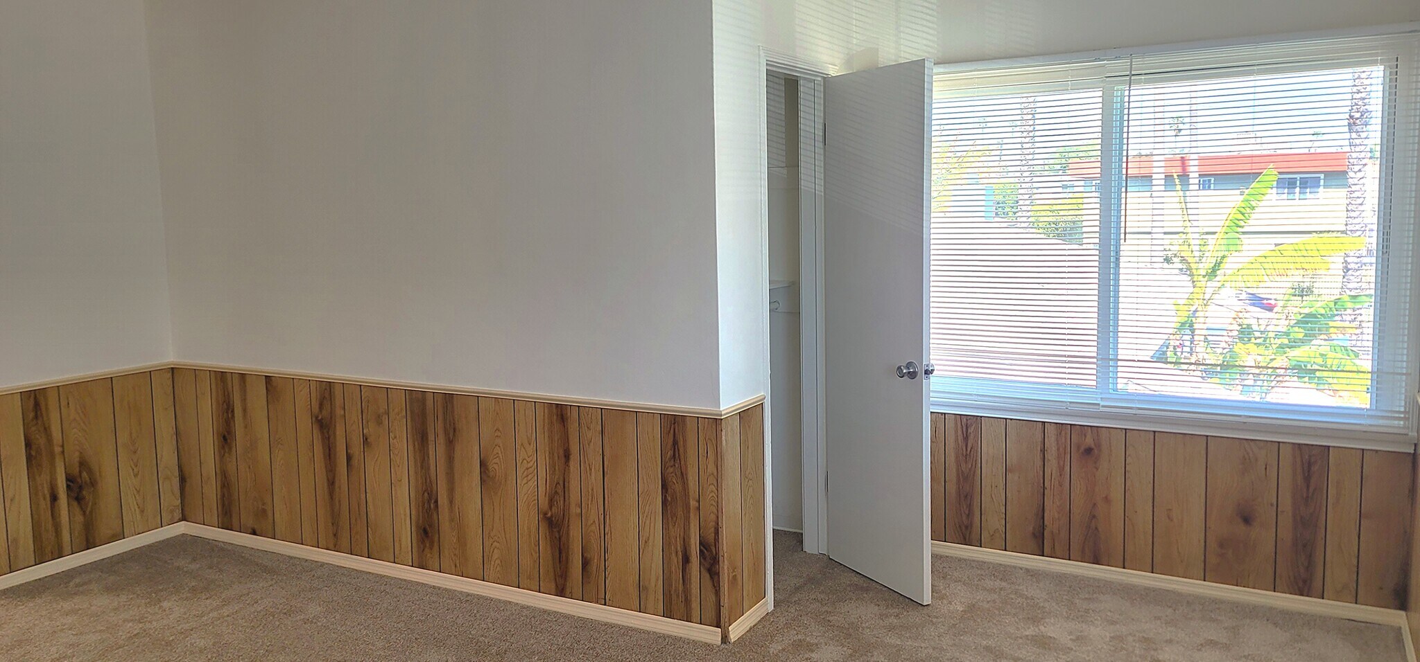 410 #4 Liv 1 D - 410 E 99th St