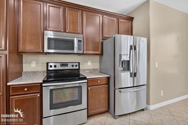 Building Photo - Beautiful 2Bdm 2Ba Home with Covered Backyard Patio in Buckeye - LOCATED IN A 55+ YEARS COMMUNITY.