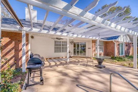Building Photo - 5658 Derby Dr