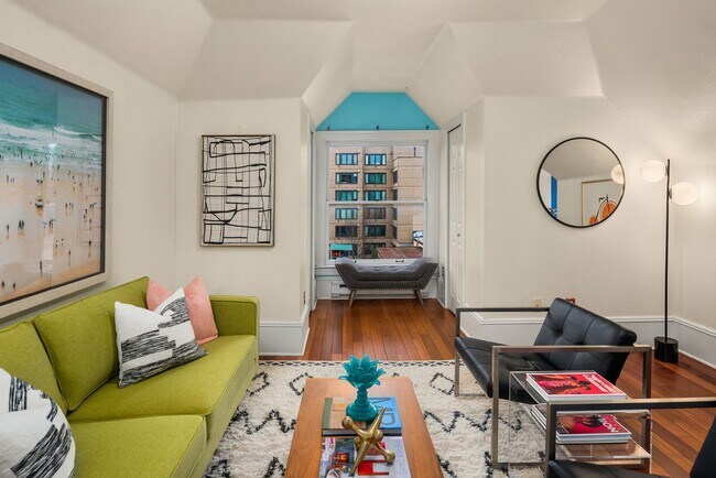 Building Photo - Quiet Corner of Capitol Hill in a Classic, Beautiful Home