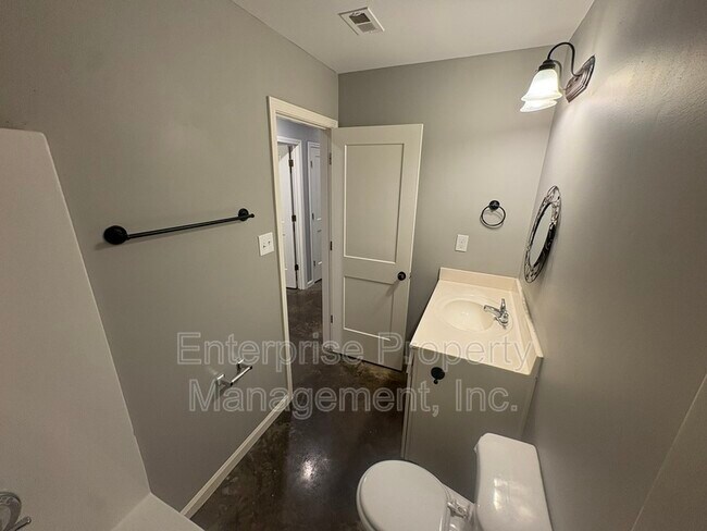 Building Photo - 3187 E Shirley Cir
