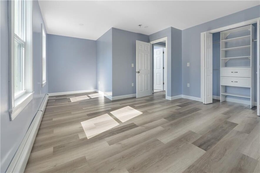 Building Photo - 167 Baxter St