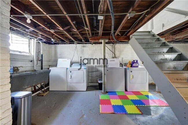 Building Photo - 1511 Westwood Ave