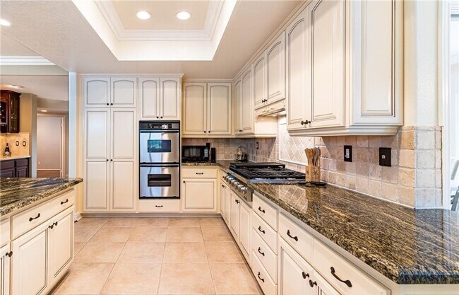 Building Photo - STUNNING "RANCHO CIELO" HOME