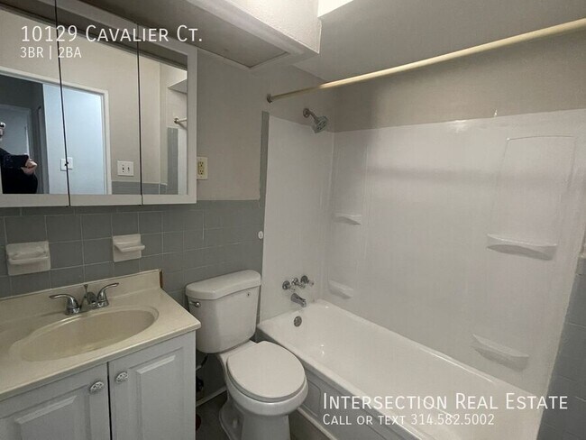 Building Photo - 10129 Cavalier Ct