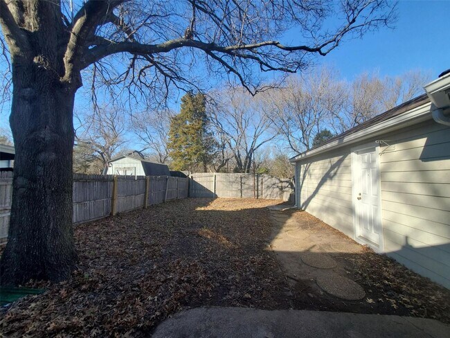 Building Photo - Move in ready home in Mesquite!
