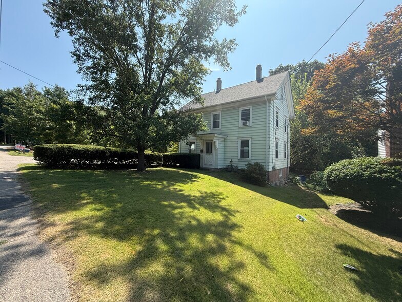 Building Photo - 712 East St