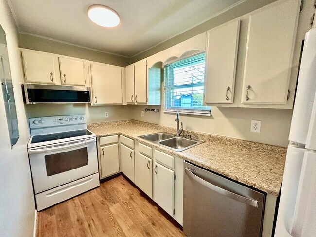 Building Photo - Quiet Duplex In Mt. Sterling!