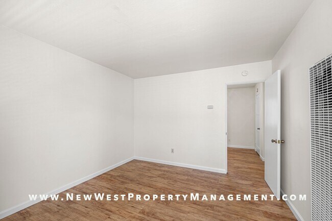 Building Photo - 547 22nd St