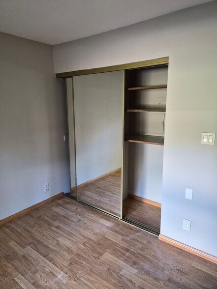 Building Photo - 1036 Oak Grove Rd