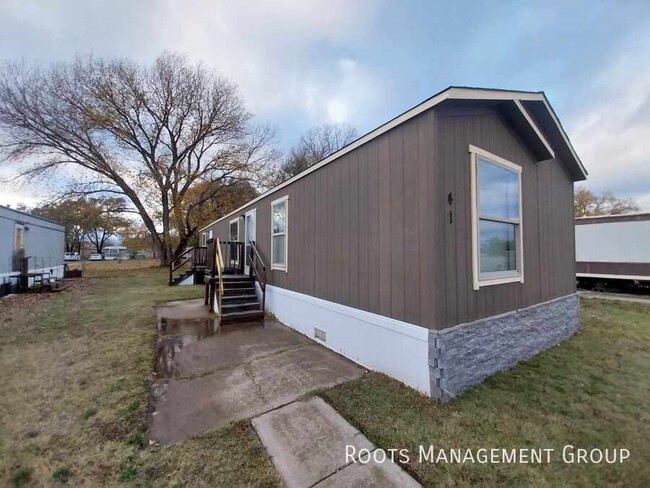 Building Photo - 3 Bed 2 Bath Home Available for Lease at L...