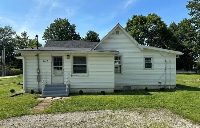 Building Photo - Charming Prospect Cottage with Spacious Yard